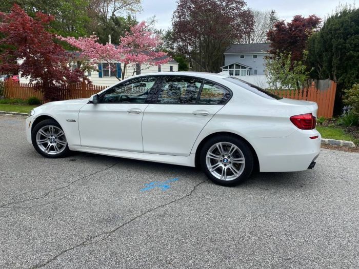 image 2013 Bmw 328i xdrive low mileage